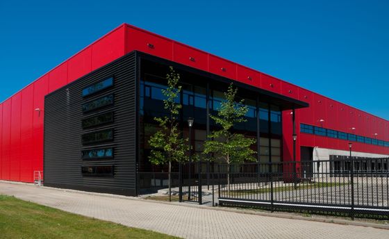 Q235 Q235B Q345 Edifícios industriais pré-fabricados de aço Construção com revestimento de parede metálica