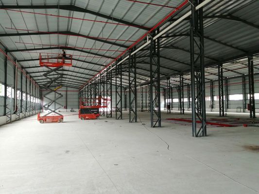 Galvanizado a quente / Pintado Estrutura de aço Edifício de armazém pré-engenharia
