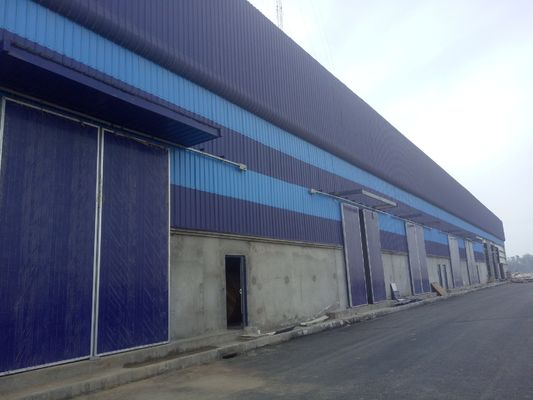 Construção Metal Prefabricado Armazém Edifício Sistemas de telhado de painéis de sanduíche para otimização do espaço