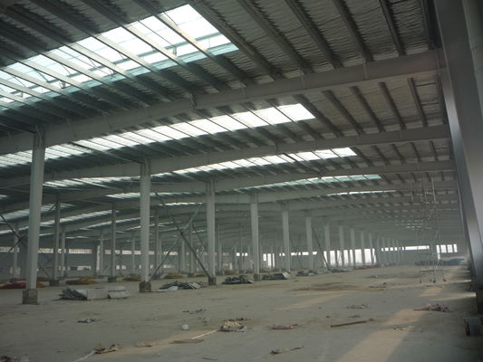 Modernos projetos de armazéns pré-fabricados de aço com isolamento avançado e eficiência energética