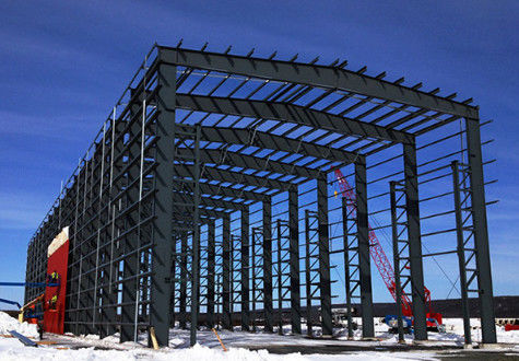 Estrutura de aço pré-fabricada industrial moderna Grande oficina com design leve para aplicações de oficinas