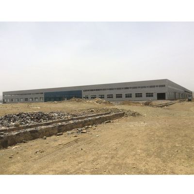 Construção de estruturas pré-fabricadas de aço para uso comercial com certificação ISO